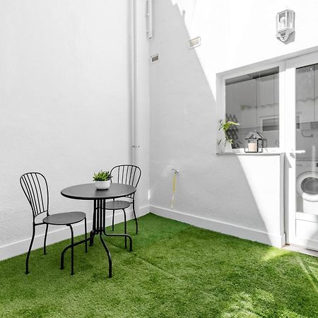 Cozy 2 Bedroom Apartment With Patio มาดริด ภายนอก รูปภาพ